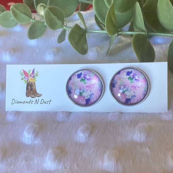 *NEW* 20mm Purple Floral Glass Studs