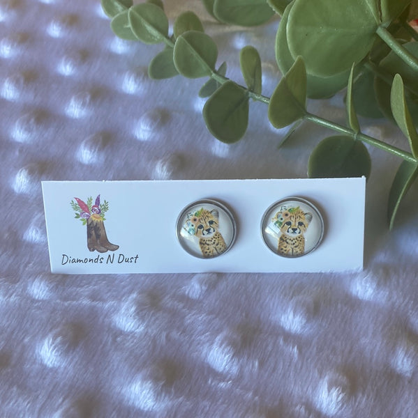 *NEW* 16mm Cheetah Cub Glass Stud earrings