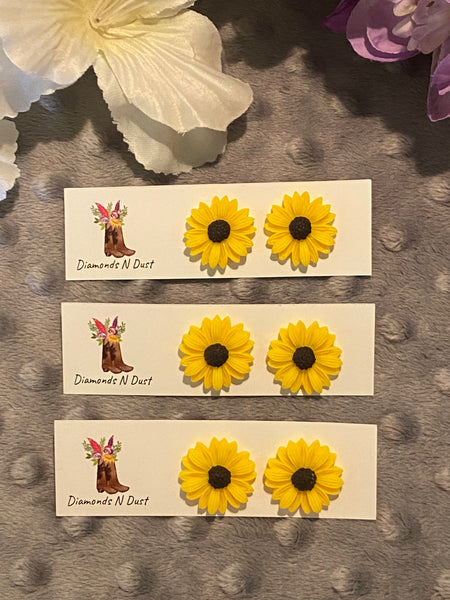 22mm Sunflower Stud Earrings