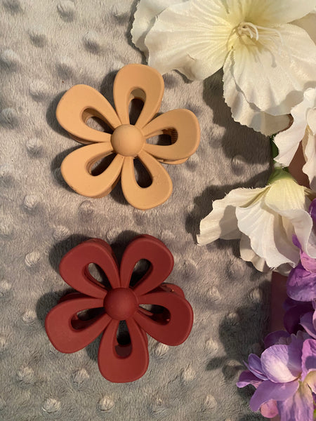 Hollow Flower Claw Hair Clip