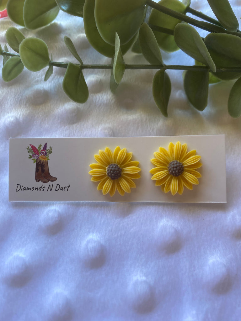 *NEW* 21mm Sunflower Studs