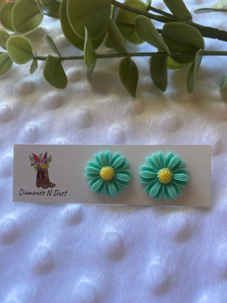 *NEW* 21mm Daisy Studs