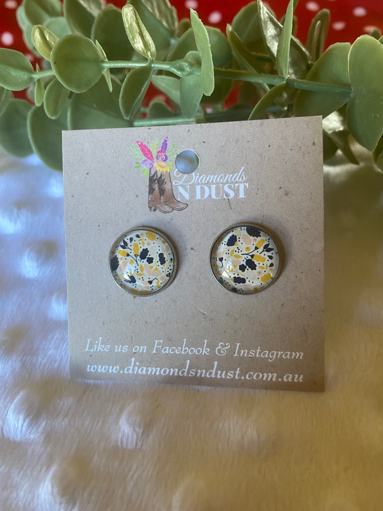 *NEW* 16mm Floral Glass Studs