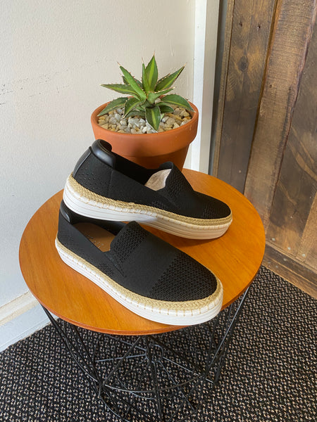 Queen Bee Sneaker Black (size 36)